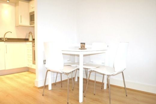 Flat Malvern Road in Greater London