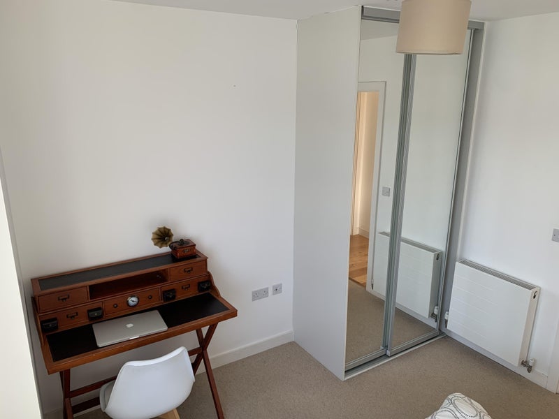 Room Cadmium Square in Greater London