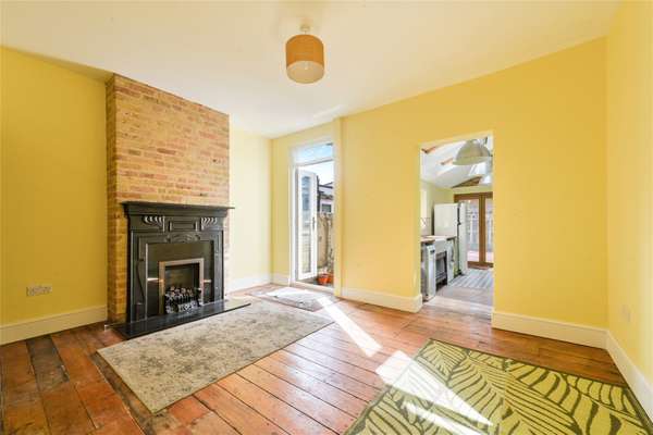 House Fearon Street in Greater London