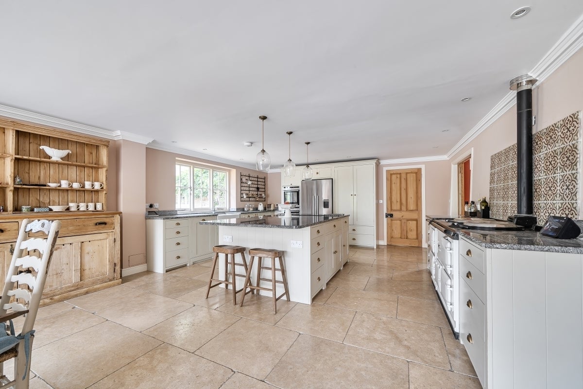 House Frogmore Lane in East Hampshire