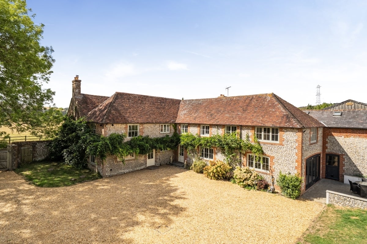 House Frogmore Lane in East Hampshire