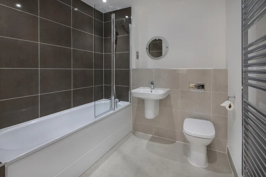 Flat Queenswod Crescent in Borough of Runnymede