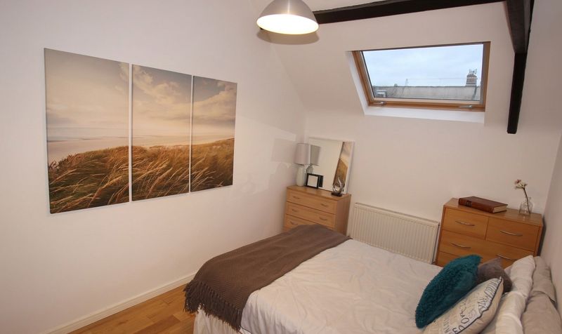 Flat Mandeville Close in Reading