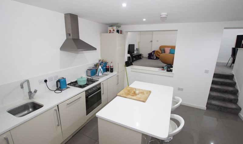 Flat Mandeville Close in Reading