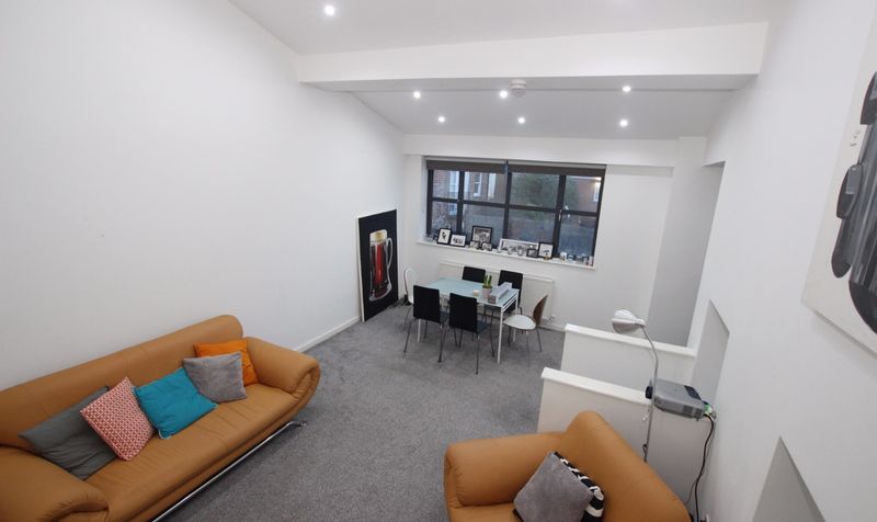 Flat Mandeville Close in Reading