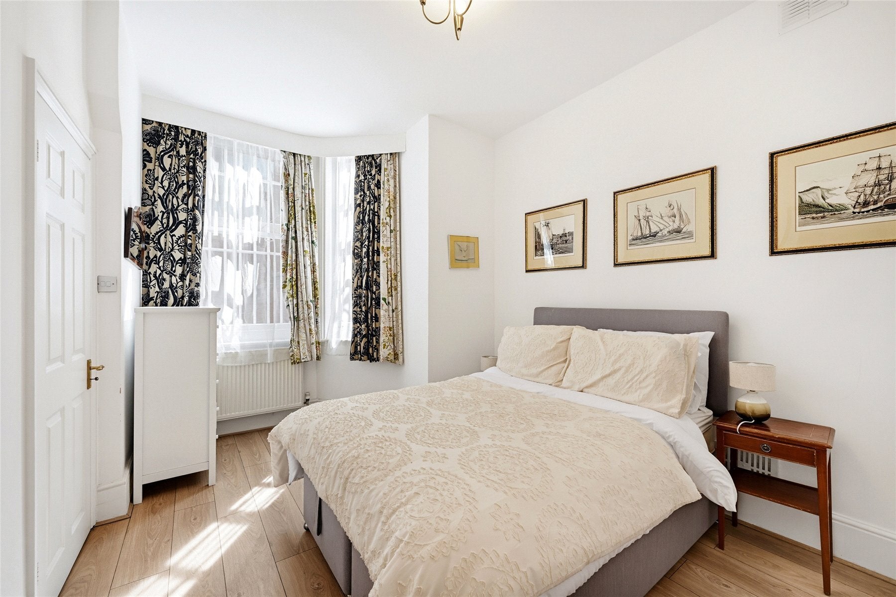 Flat Lower Sloane Street in Greater London