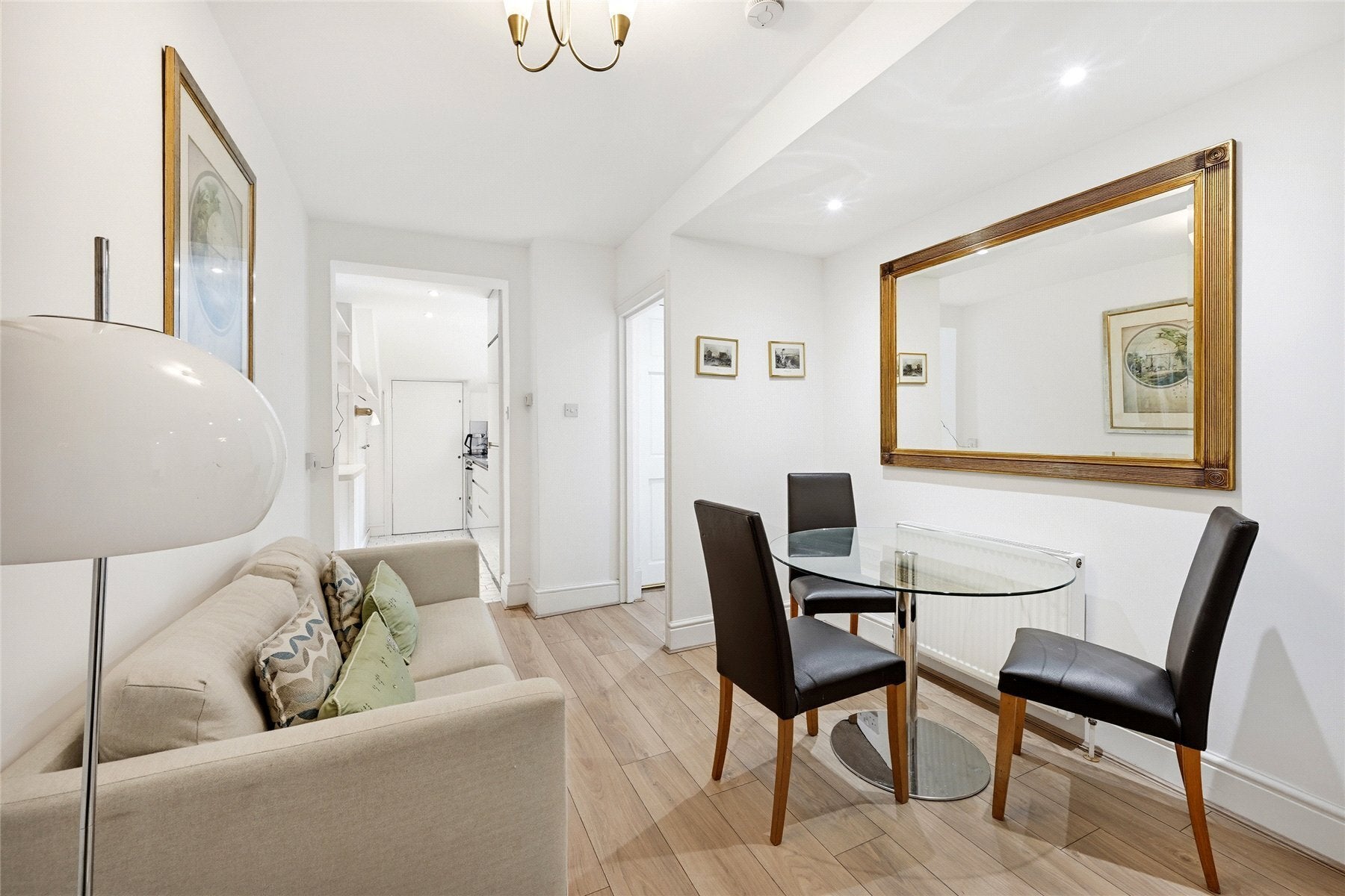 Flat Lower Sloane Street in Greater London