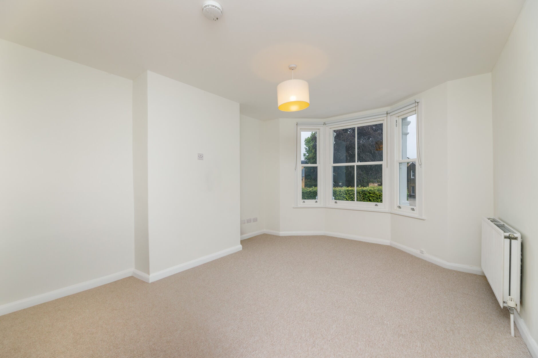 Flat Goldhawk Road in Greater London
