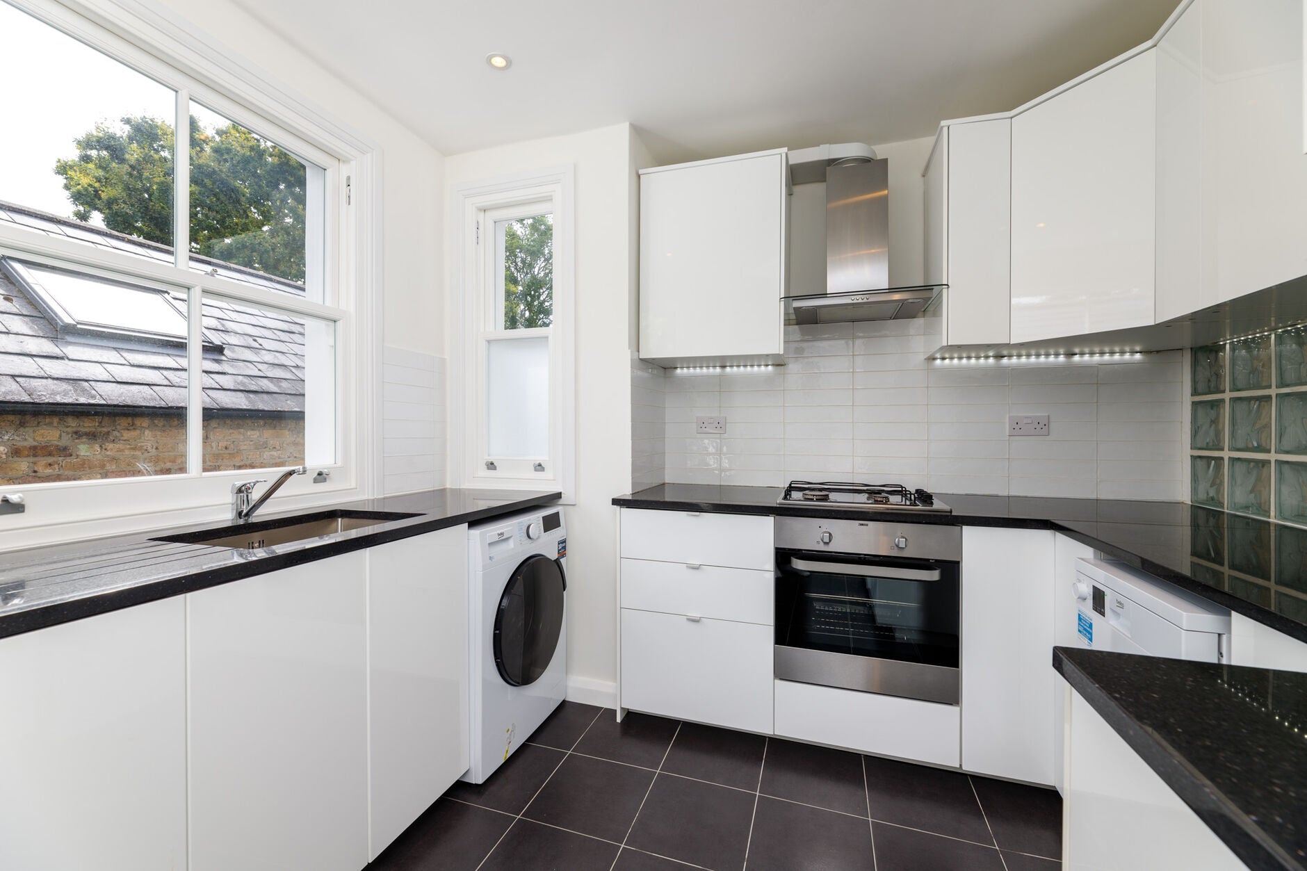 Flat Goldhawk Road in Greater London
