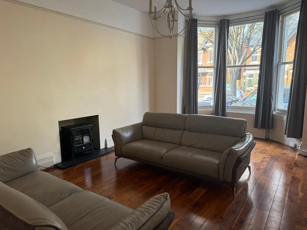 Flat Gordon Road in Greater London