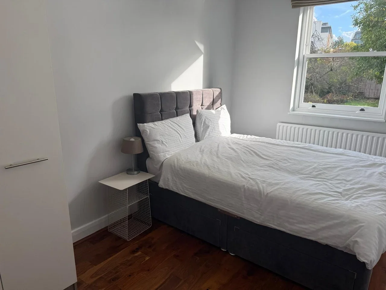 Flat Gordon Road in Greater London
