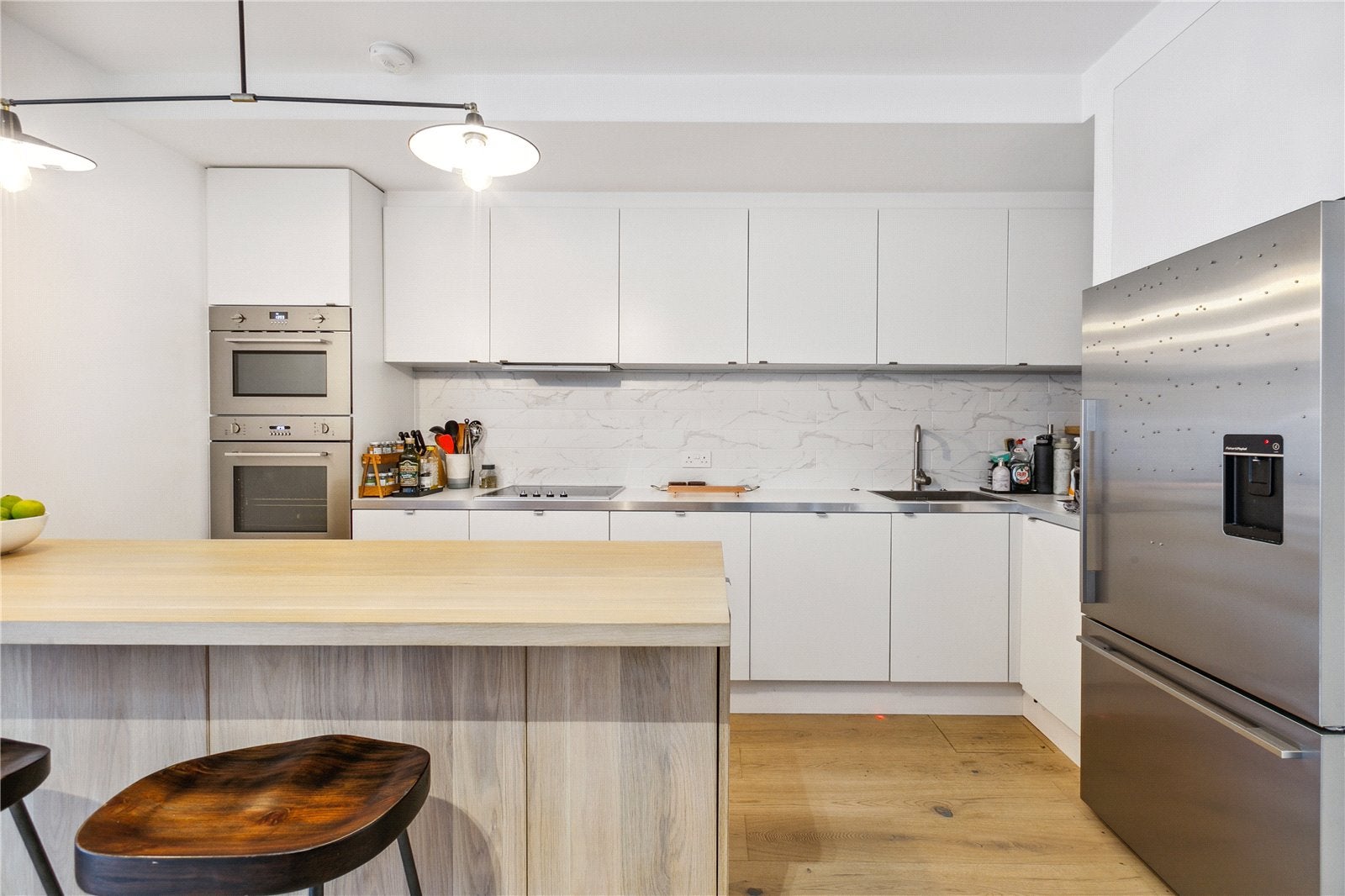 Flat Sinclair Road in Greater London