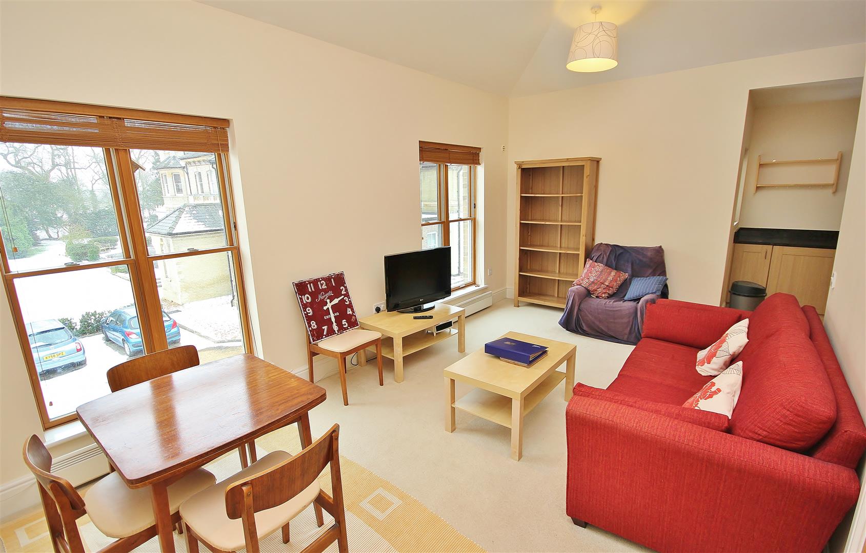Flat Home Farm Road in Huntingdonshire