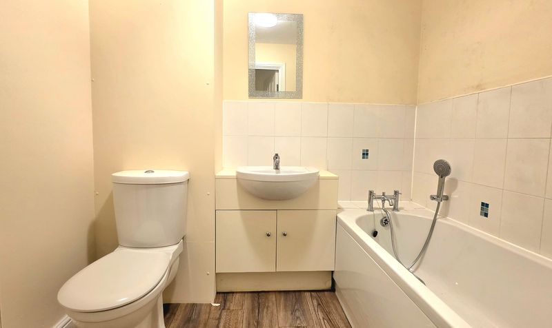 Flat Haverhill Grove in Wombwell