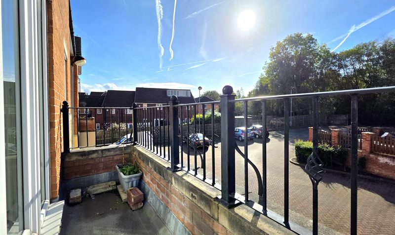 Flat Haverhill Grove in Wombwell