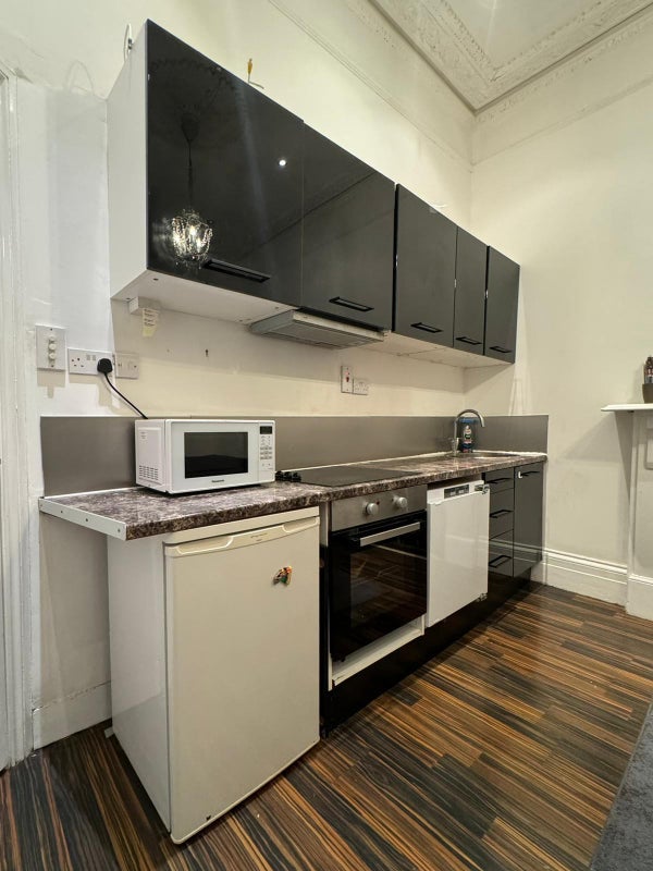 Flat Orchard Square in Greater London