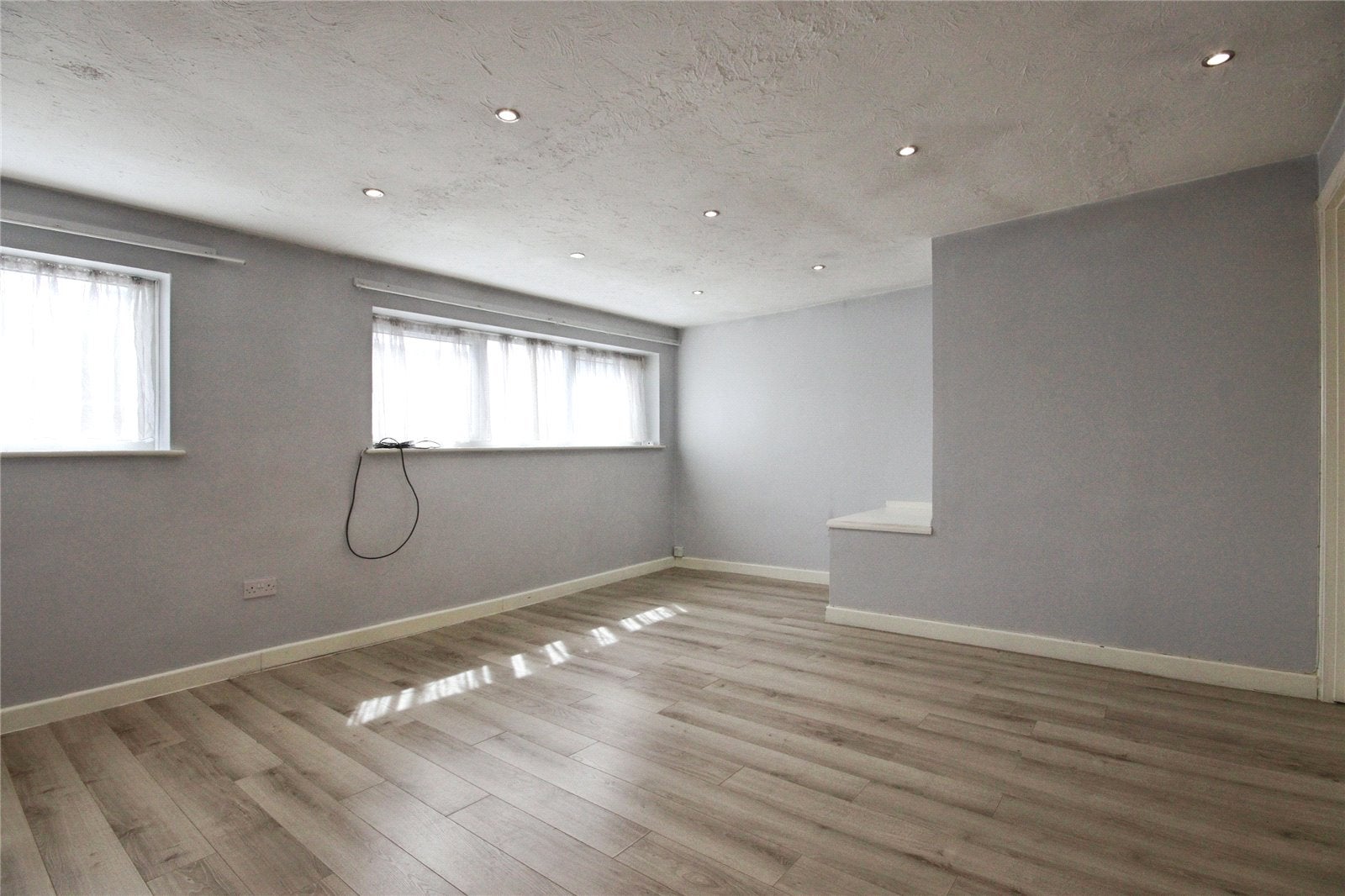 Flat Horndean Road in Winkfield