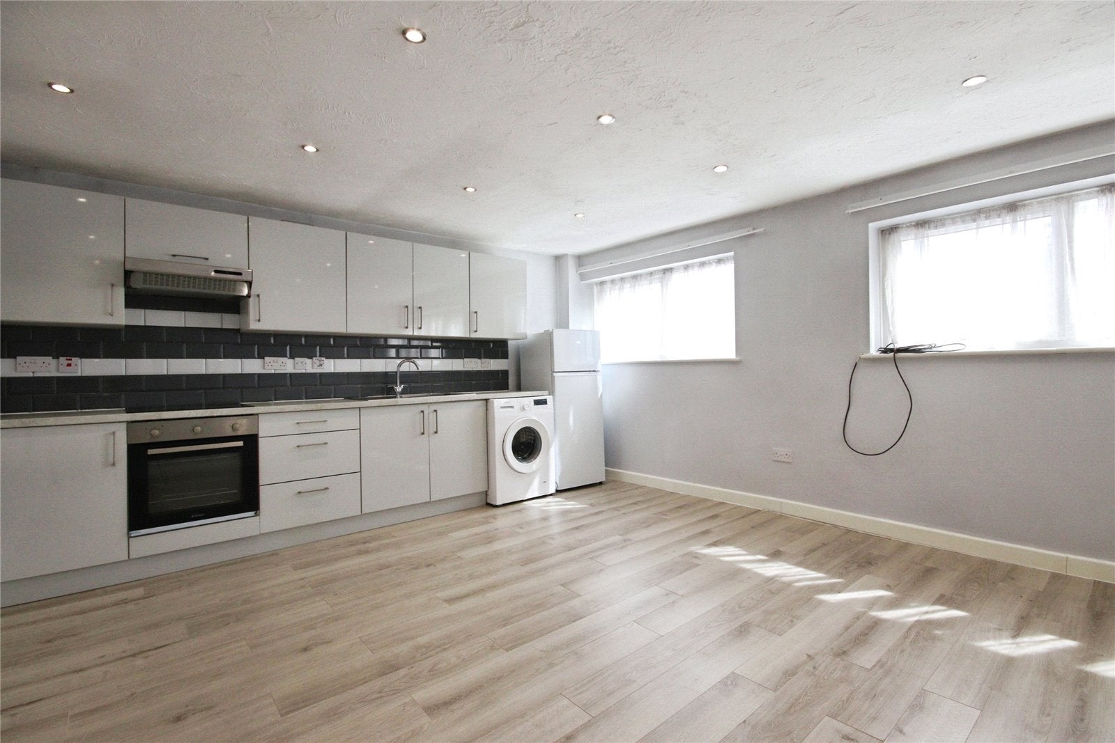 Flat Horndean Road in Winkfield