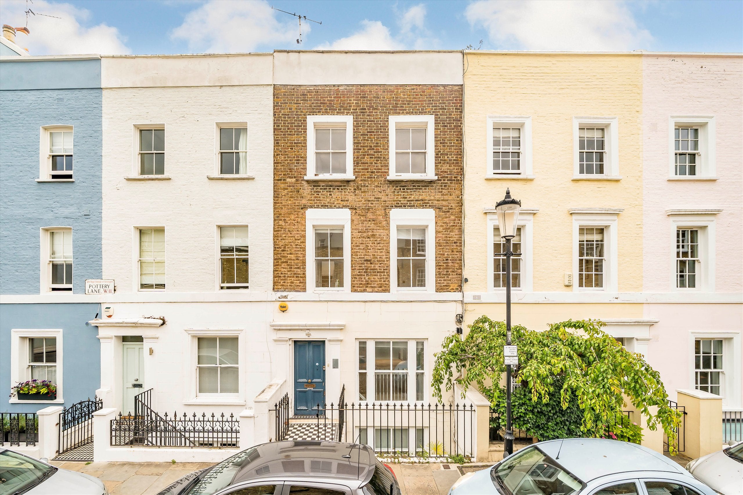 House Pottery Lane in Greater London