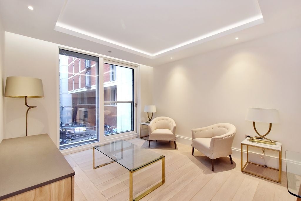 Flat Milford Lane in City of Westminster