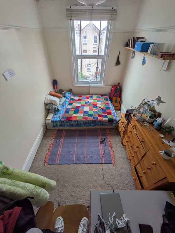 Room Hepburn Road in Bristol