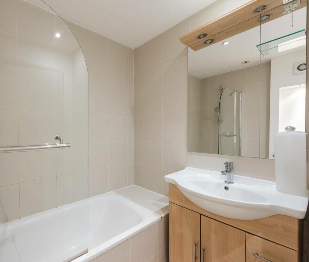 Flat Fulham Road in Greater London