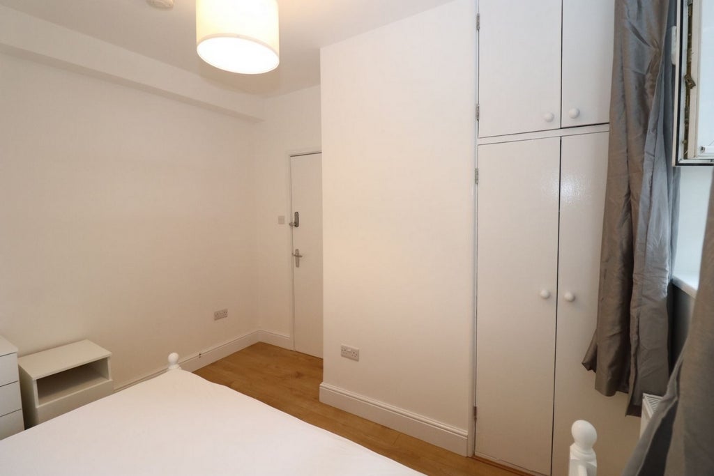 Room Globe Road in Greater London