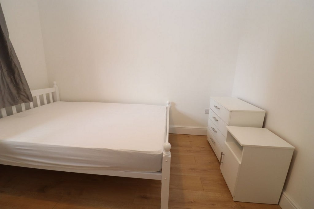 Room Globe Road in Greater London