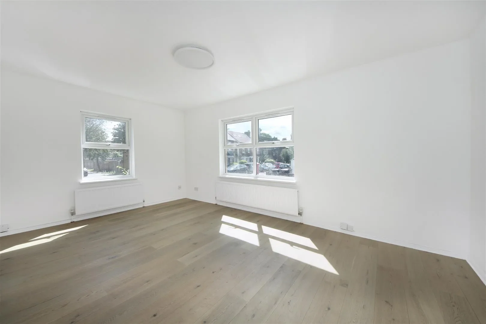 Flat Boston Road in Greater London