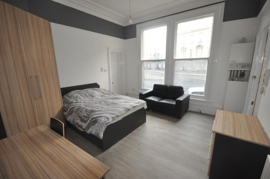 Flat Blandford Grove in Leeds