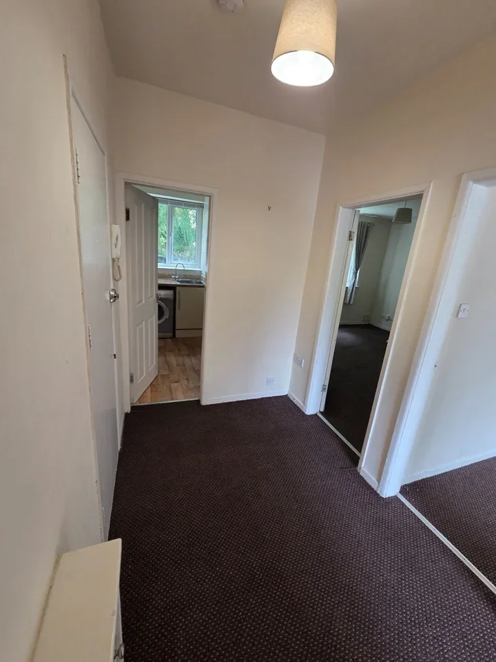 Flat Brantingham Road in Manchester