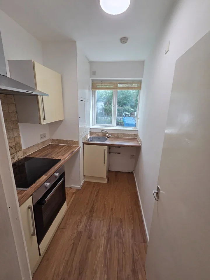 Flat Brantingham Road in Manchester