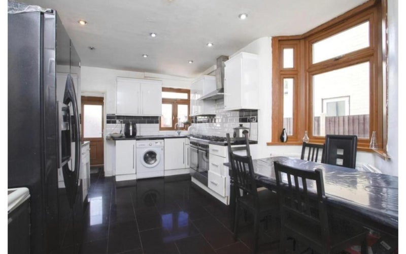 Room Morley Road in Greater London