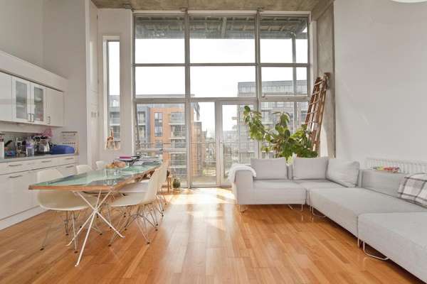 Flat Kingsland Road in Greater London
