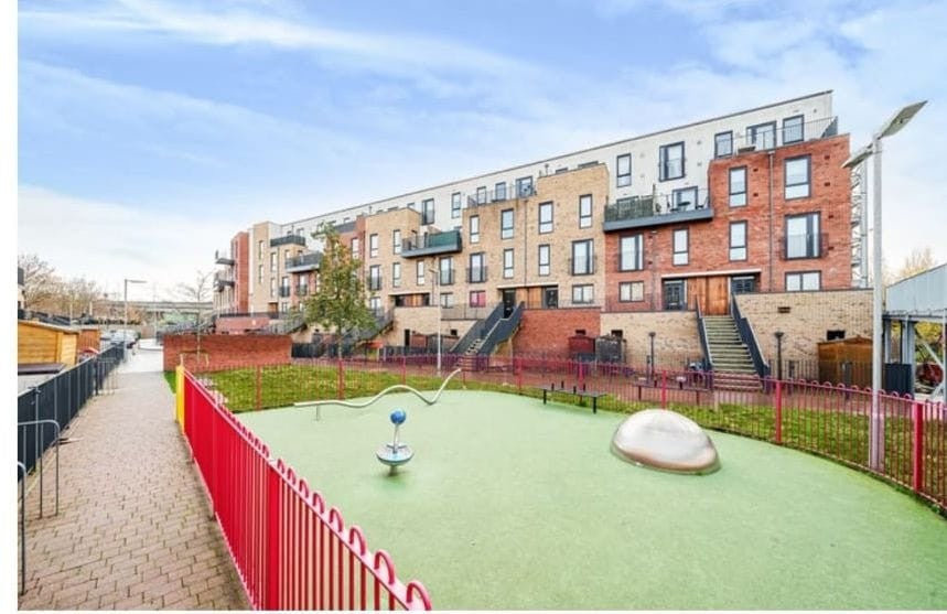 Flat Warrior Square in Greater London
