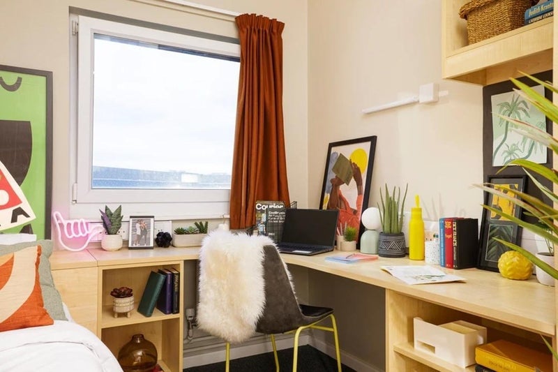 Room Heneage Street West in Birmingham