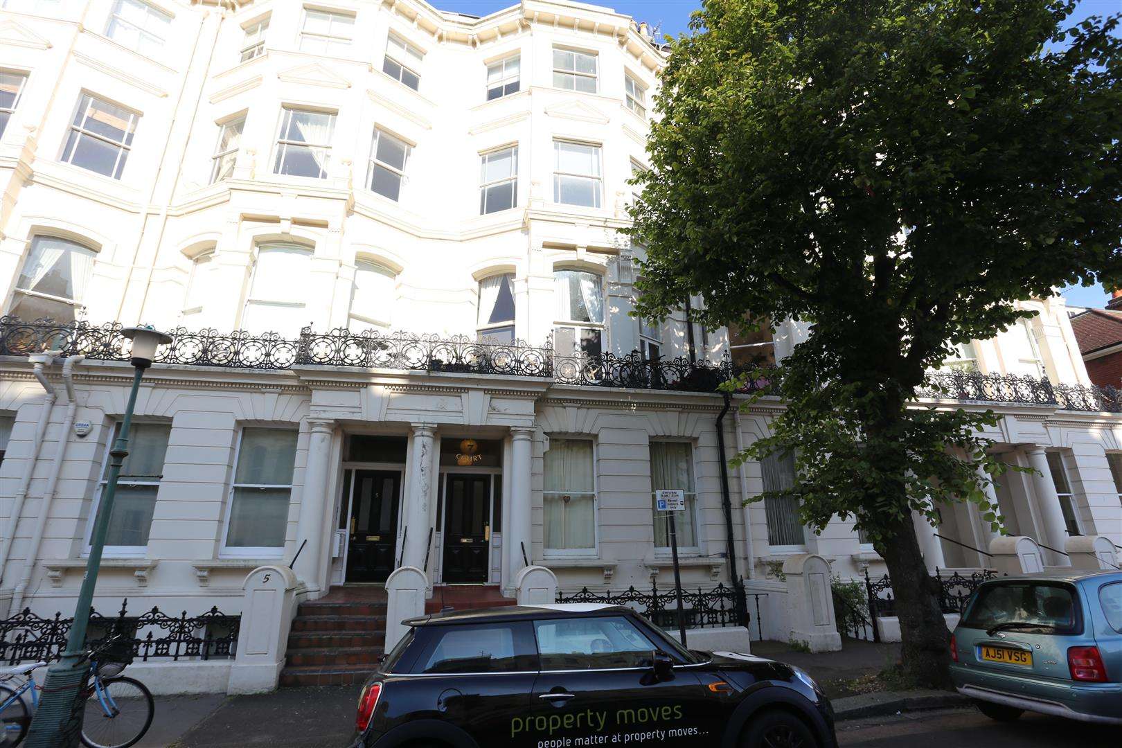 Flat Palmeira Avenue in Hove