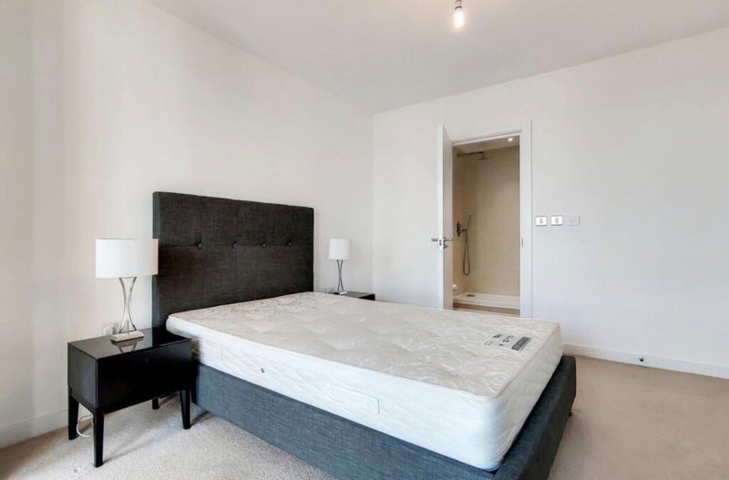 Room Williamsburg Plaza in Greater London