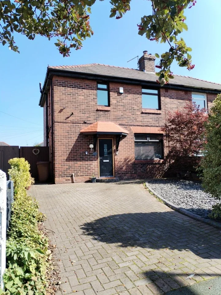 House Hawthorn Avenue in Wigan