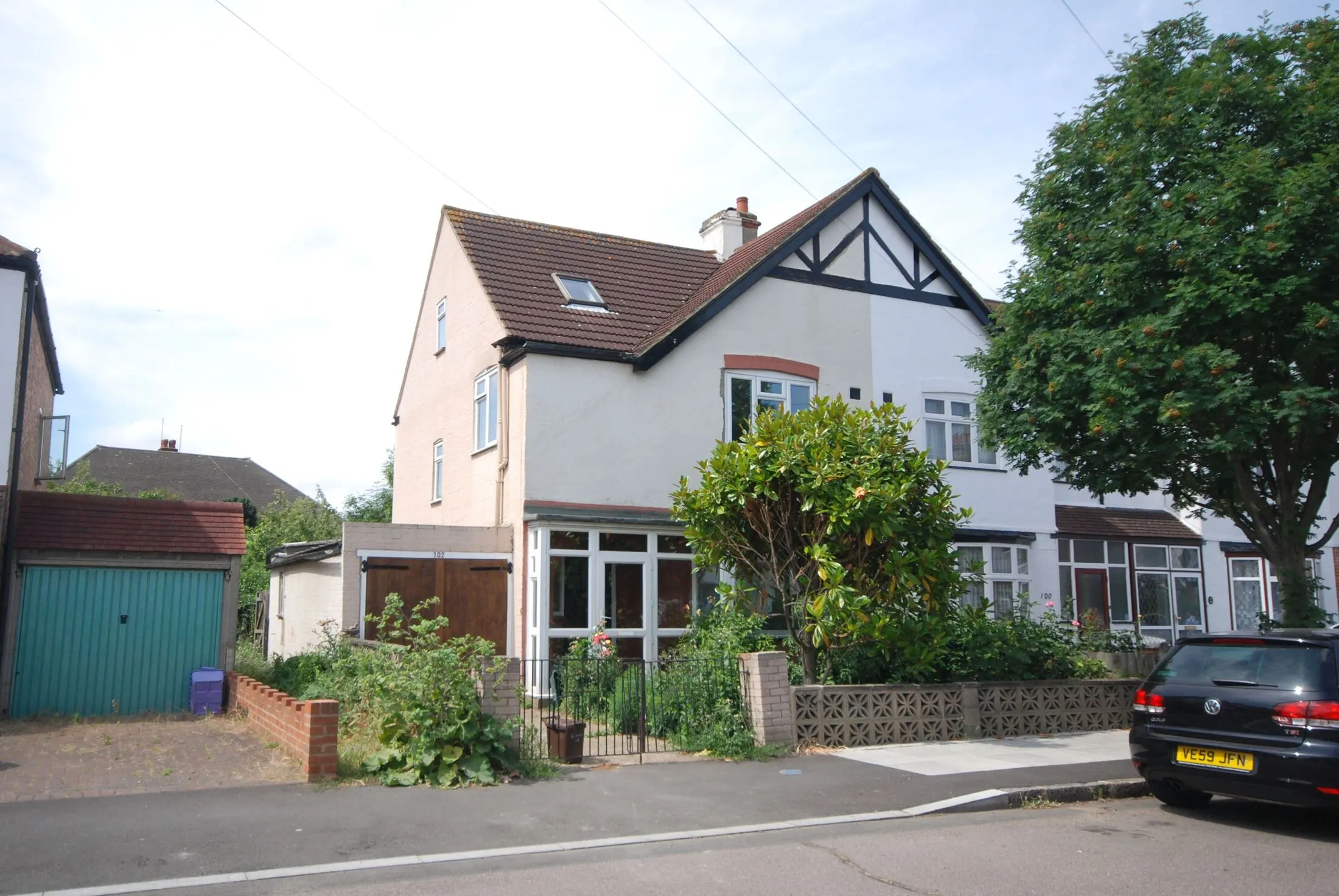 House Barnes End in Greater London