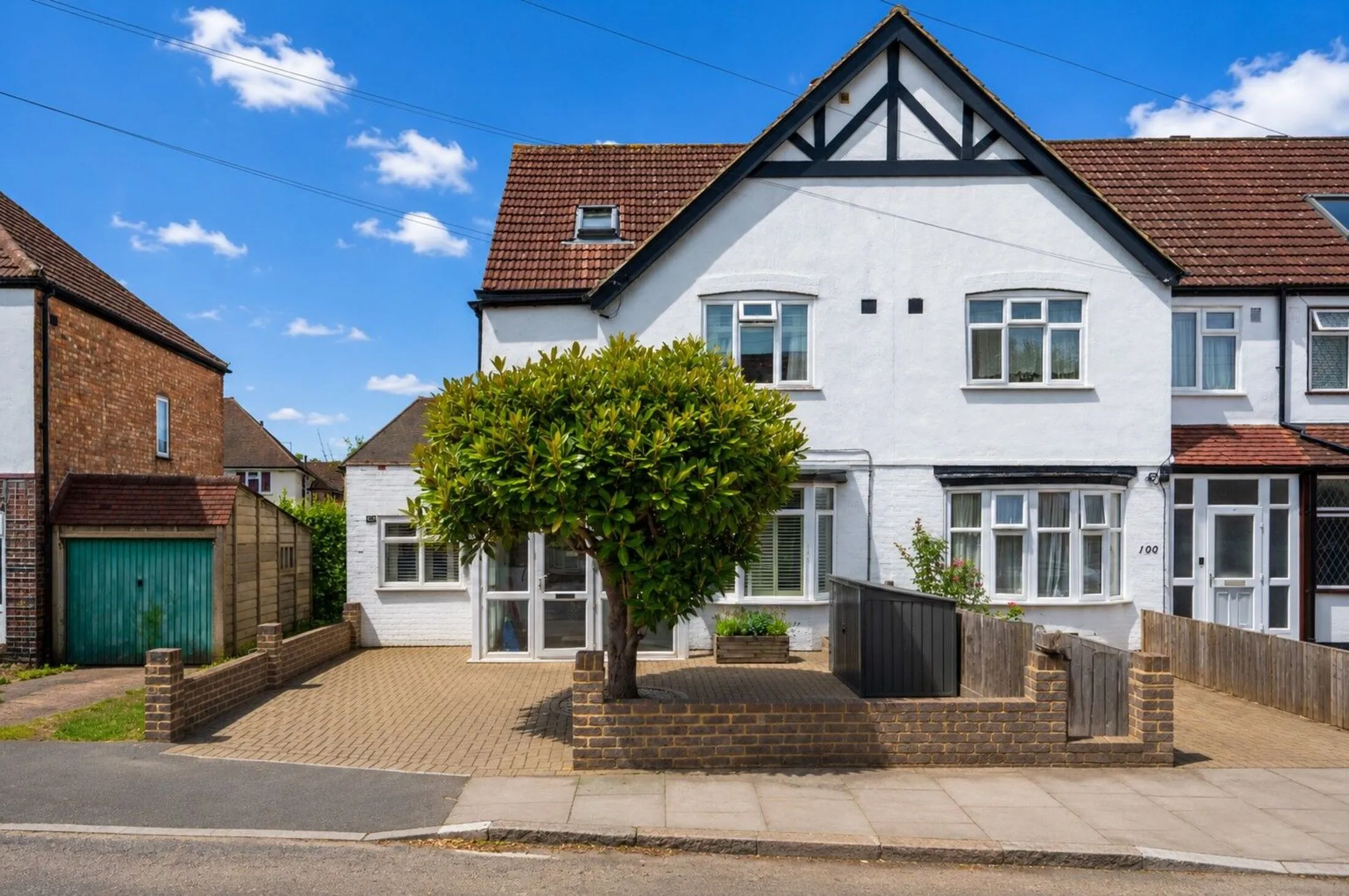 House Barnes End in Greater London