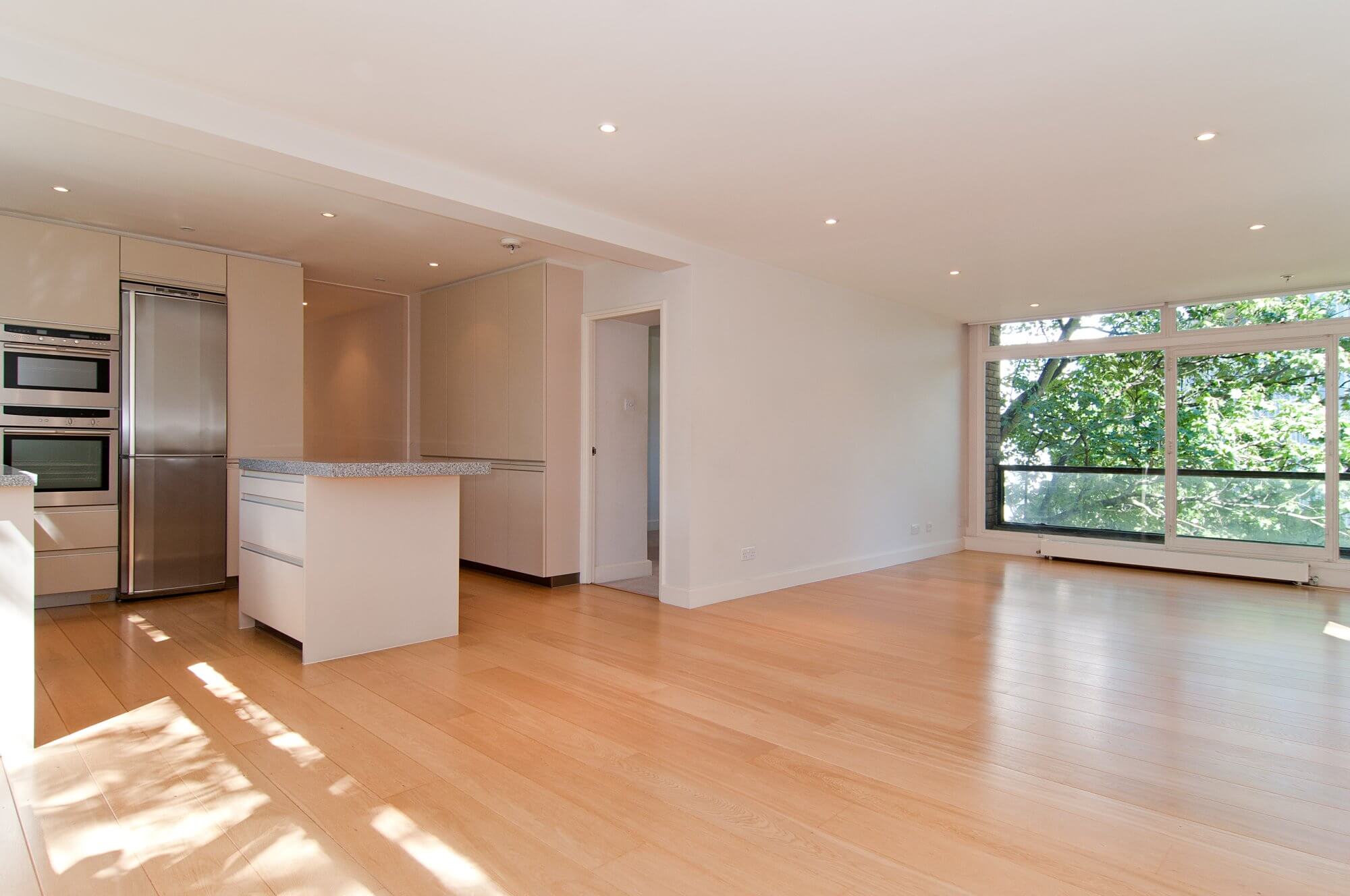 Flat Park Close in Greater London