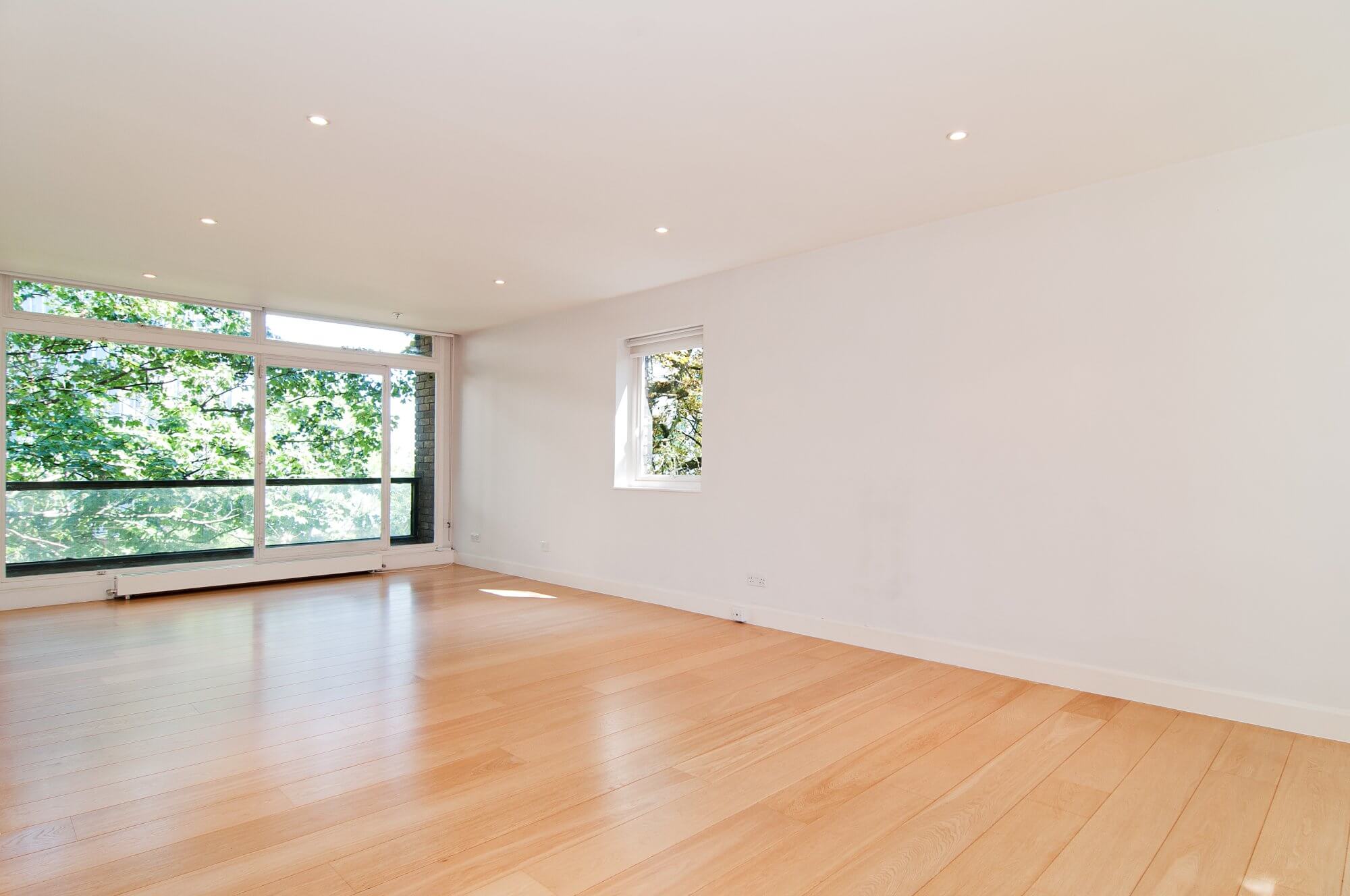 Flat Park Close in Greater London