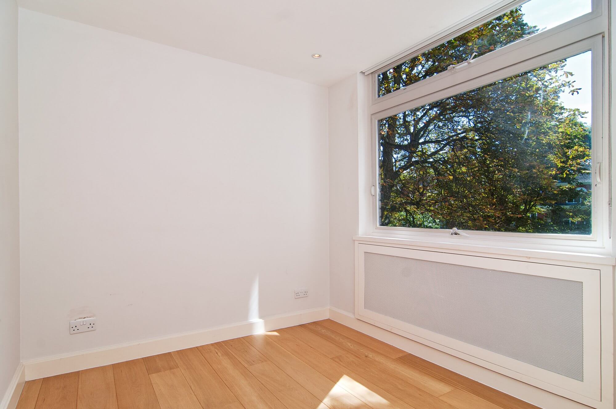 Flat Park Close in Greater London
