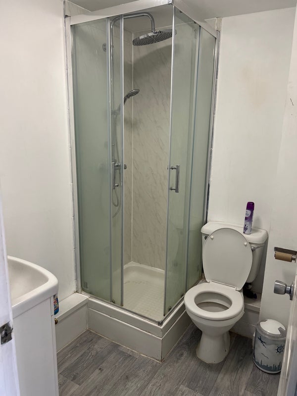 Room Jamestown Way in Greater London