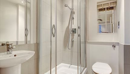 Flat Fulham Road in Greater London