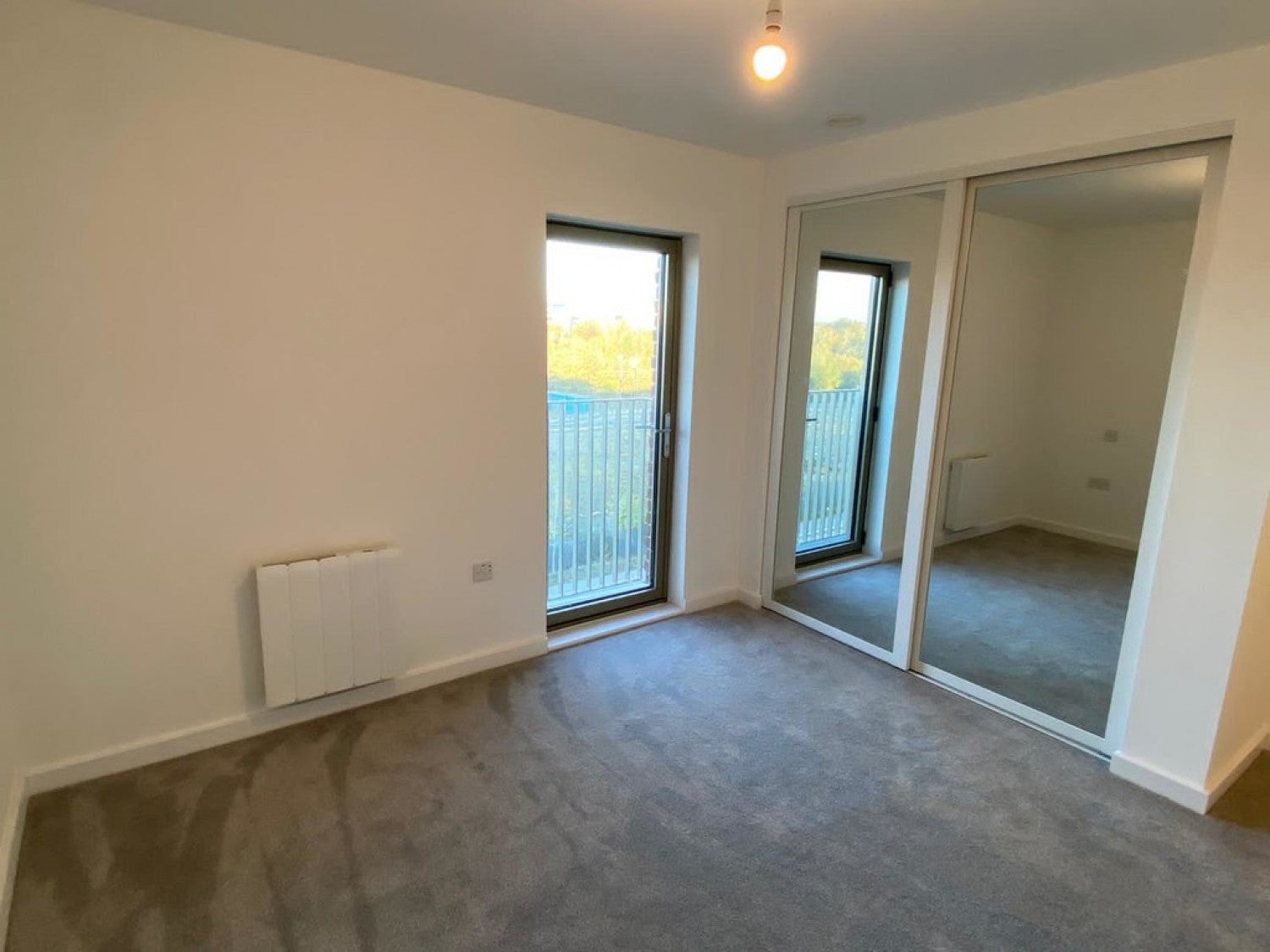Flat Leacon Road in Ashford