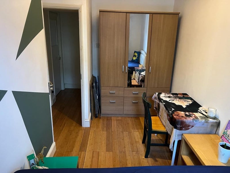 Room Hornsey Road in Greater London