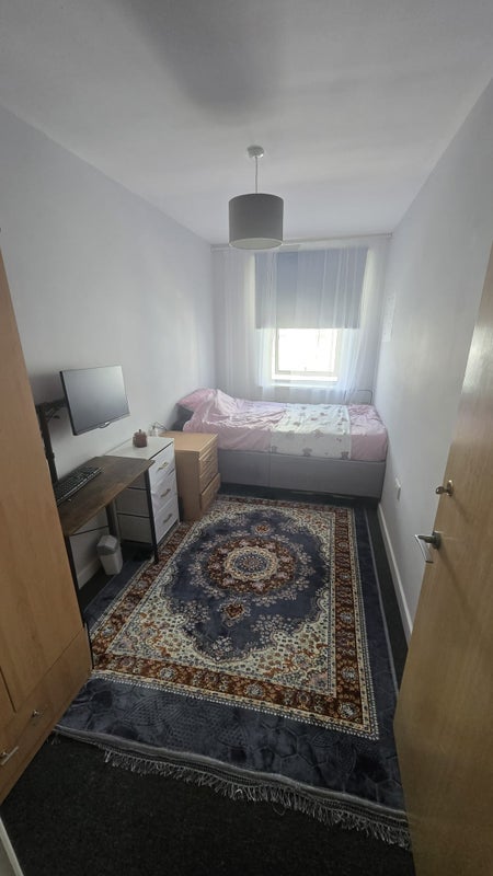 Room Stainsby Road in Greater London