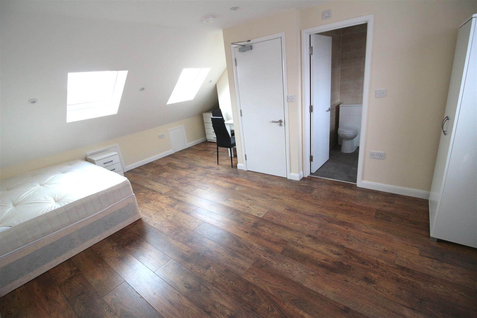 Room Ruskin Gardens in Greater London